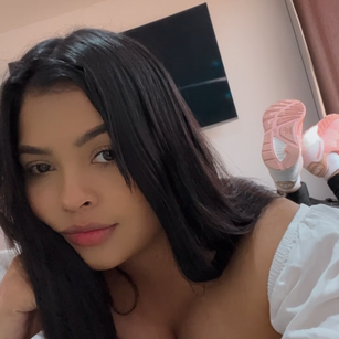 Model - Deynap hermoso