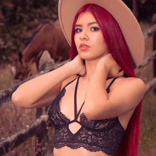 Model - Nina Colleman blowjob