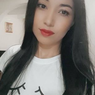 Model - emilycroz bigtits