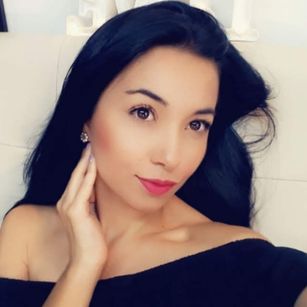 Model - emilycroz latina