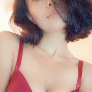 Model - emilycroz Hot