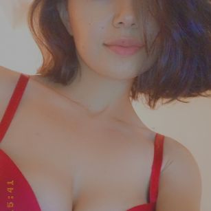 Model - emilycroz divertida