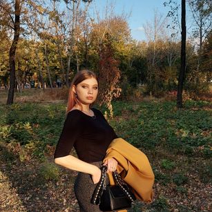 Model - Lilly Hall feet