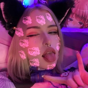 Model - yours Mona and Lana dildo