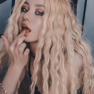 Model - RebeccaCrystal teen