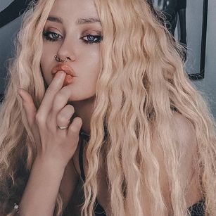 Model - RebeccaCrystal squirt