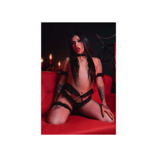 Model - Megan Quin latina