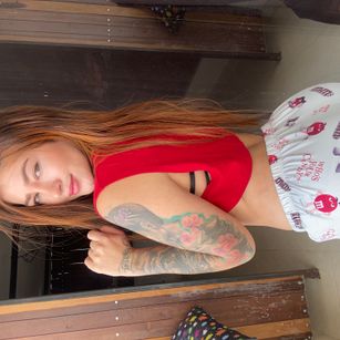 Model - Sofiaherrera fingering