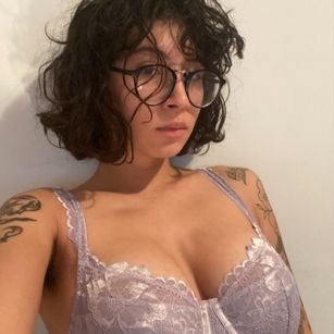 Model - dream girlfriend lingerie