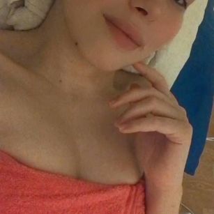 Model - lesli_faves kiss