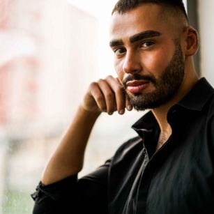 Model - MaxReid charming