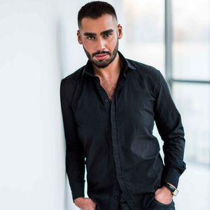 Model - MaxReid charming