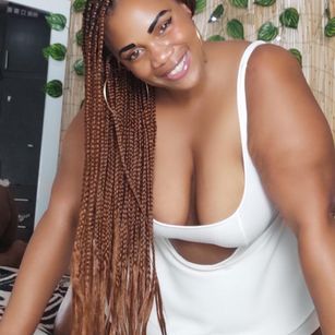 Model - ARANZALATINBLACK colombiana