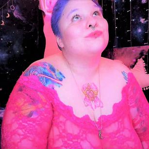 Model - BBW Petal Darling kinky