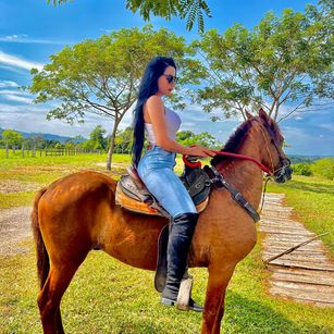 Model - Mariana bigboobs