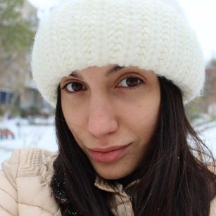 Model - Sweet Mary kiss