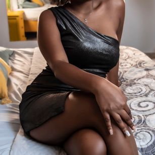 Model - ValeryNova pussy