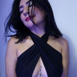 Model - Sami Lorens masturbation