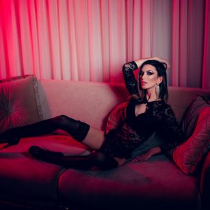 Model - MayaHale humiliation