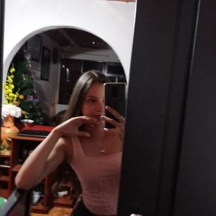 Model - Valeria Mendez slave