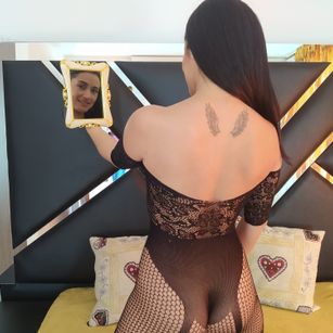 Model - Ashley Benson cei