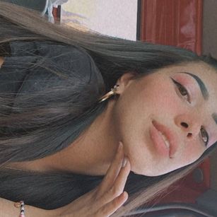 Model - Melanie latina