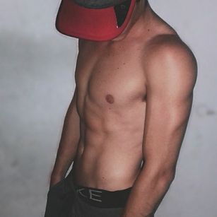 Model - Soy danni submisive