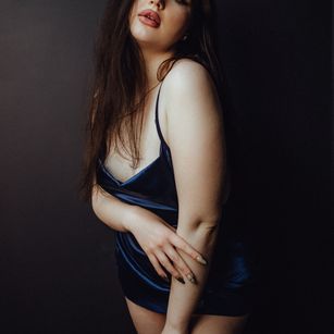 Model - Stephany dildo