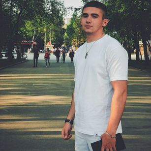 Model - Alex bigballs