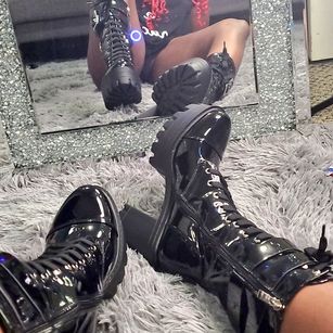 Model - Thee Natural Fantasie foot