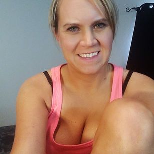 Model - The Hotty Molly shaved