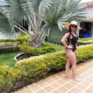 Model - SaritahSweet anal