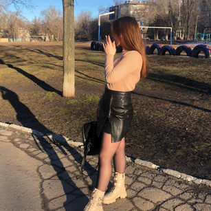 Model - JuliaJoyy oral