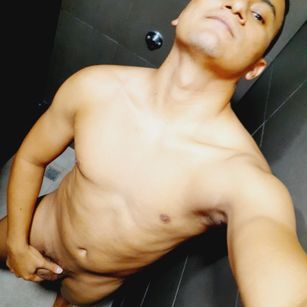 Model - Juliam Salaz bdsm