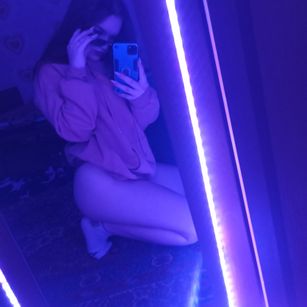 Model - JuliaJoyy fetishes