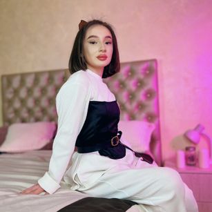 Model - Julie Vang teen