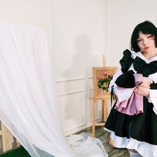 Model - Yuka talking