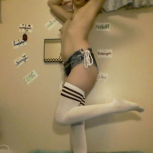 Model - Kandi Kreme Hot