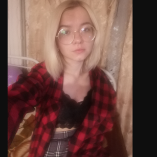 Model - Vicky littleshy