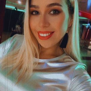 Model - pamela-crazy kiss