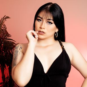 Model - Victoria Cooper boobs