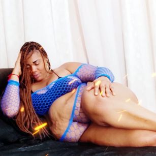 Model - ARANZALATINBLACK BBW