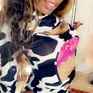 Model - KandyKuntton beautiful