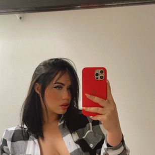 Model - Riasgremory bigboobs