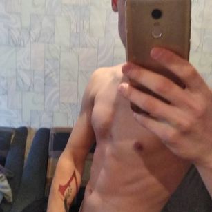 Model - DanTremper striptease