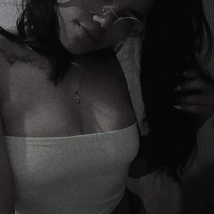 Model - Sexiest-latin pussy