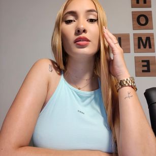 Model - Bianca Brunni cum