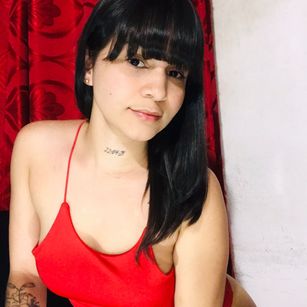 Model - Emily_Hot_ feet