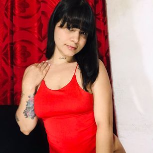 Model - Emily_Hot_ petite