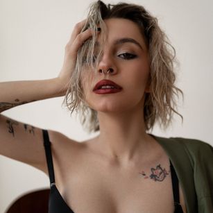 Model - sakura__uwu_ feet